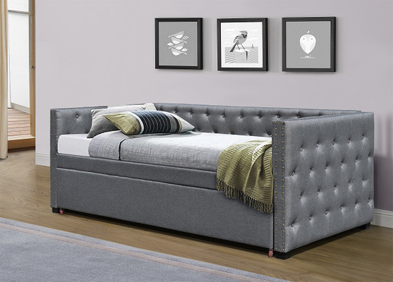 Το φυσικό μέγεθος επικαλυμμένο βελούδο Daybed βγάζει Trundle γκρίζο βελούδο του Τσέστερφιλντ κρεβατιών το ενιαίο